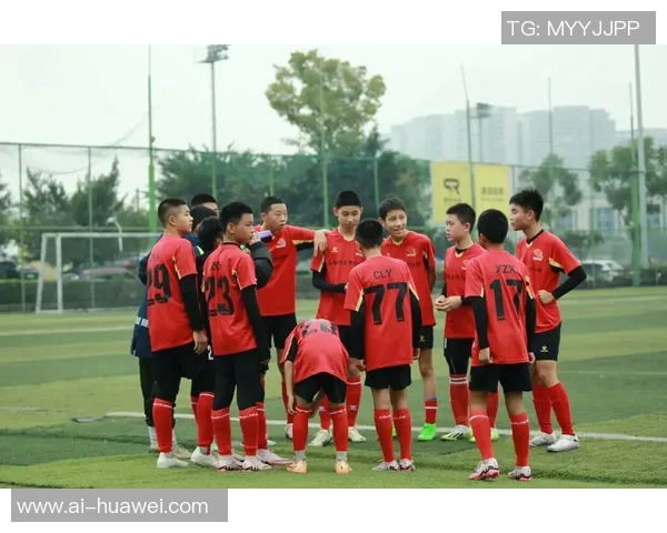 足球明星比心动作背后的温暖故事与球迷情感连接